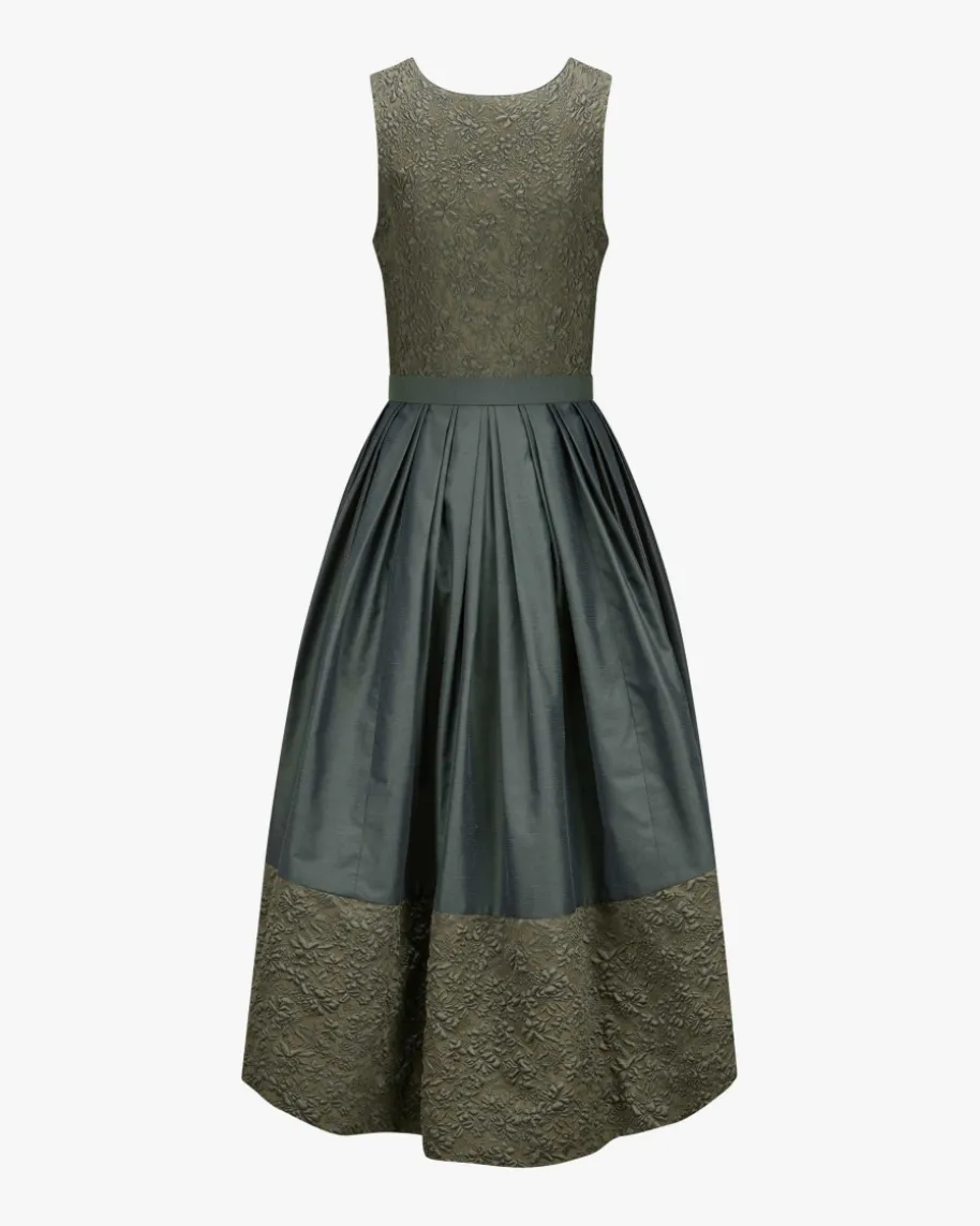 Dirndl lang mit Schürze