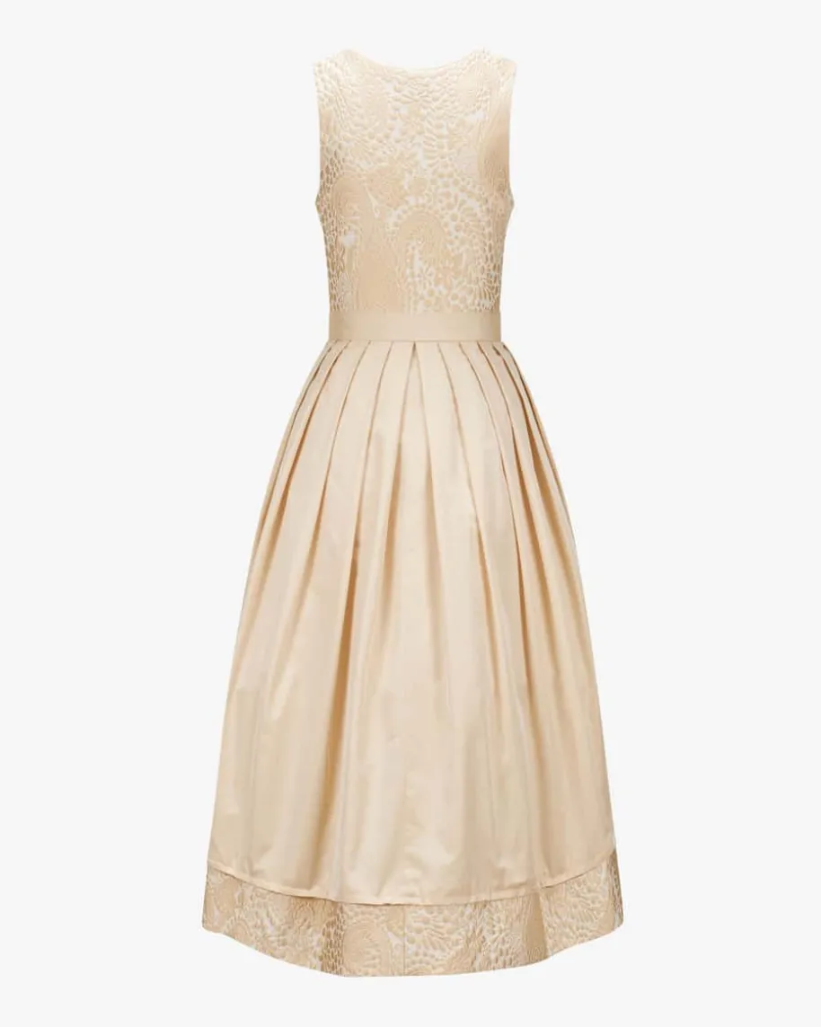 Dirndl lang mit Schürze