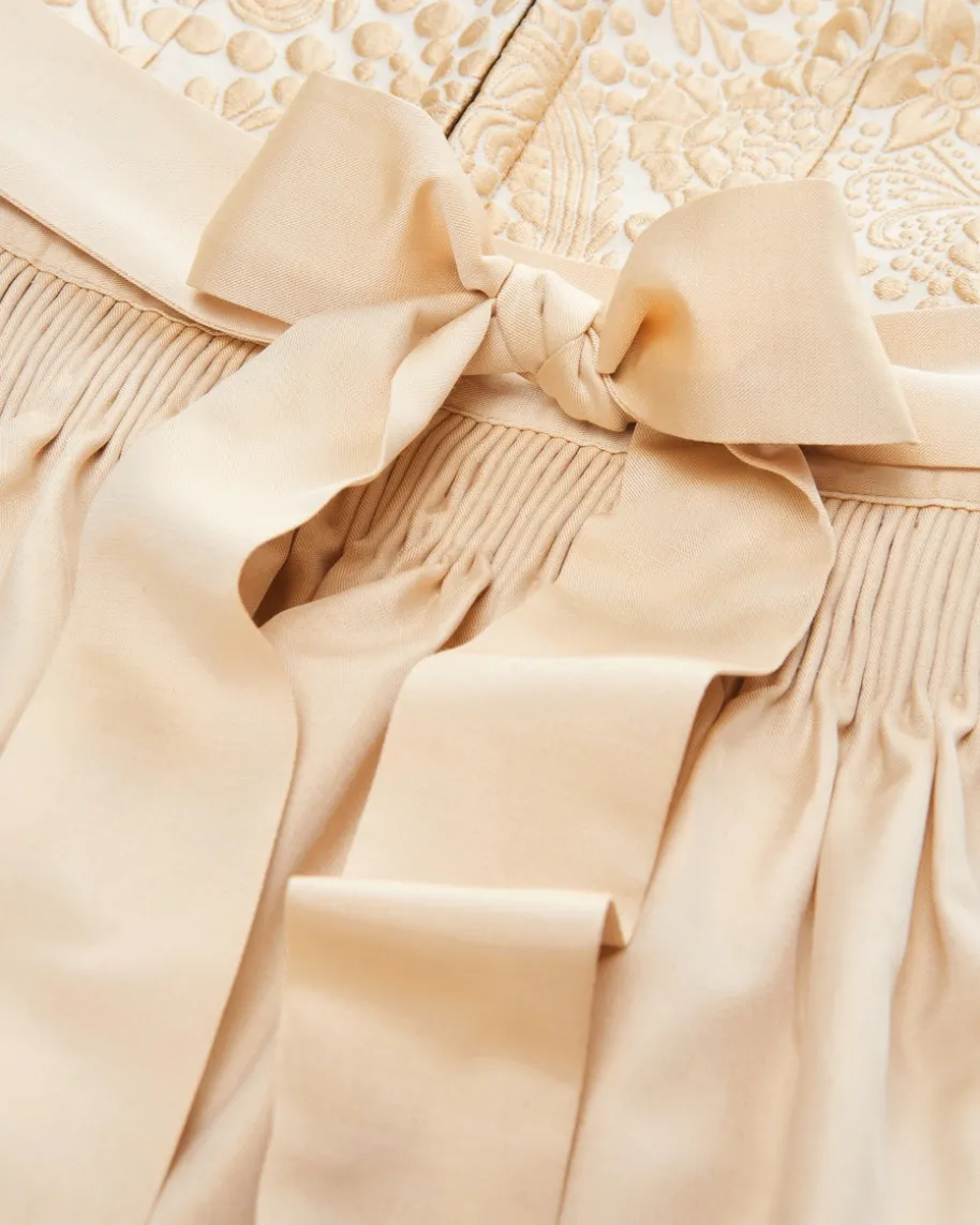 Dirndl lang mit Schürze