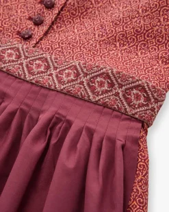 Dirndl lang mit Schürze