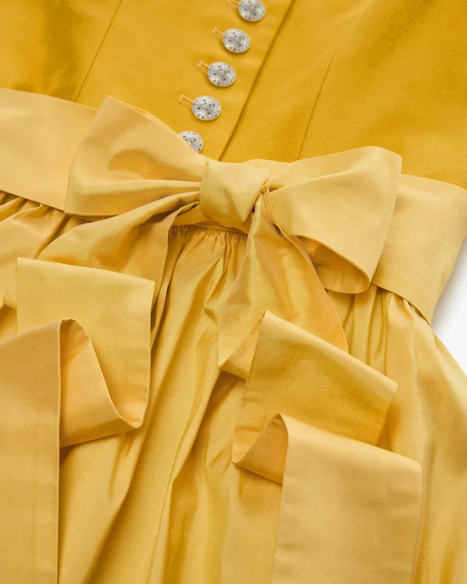 Dirndl midi mit Seidenschürze