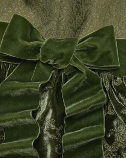 Falkenjagd Midi-Dirndl mit Seidensamt-Schürze