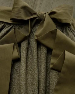 Lyana Midi-Leinendirndl mit Bessy Schürze