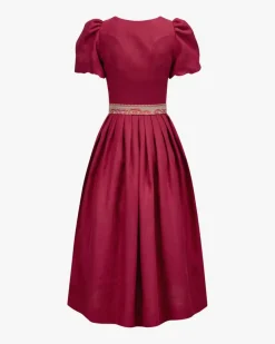 Margret Dirndl lang mit Schürze