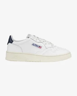 Medalist Low Sneaker