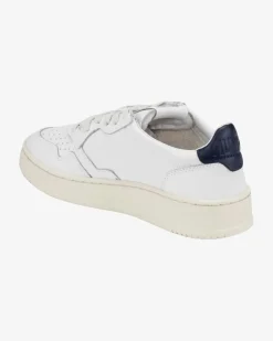 Medalist Low Sneaker