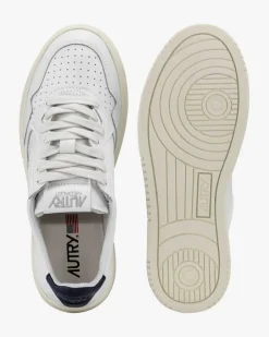Medalist Low Sneaker