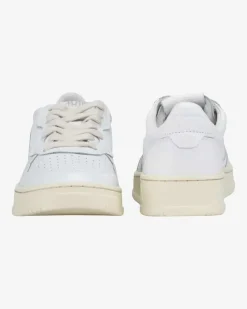 Medalist Low Sneaker