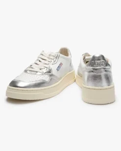 Medalist Low Sneaker