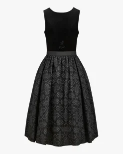 Midi-Wiesndirndl mit Schürze