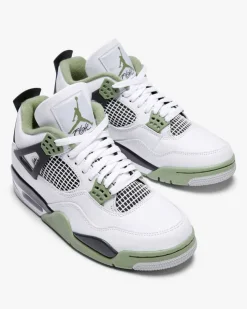 Nike Air Jordan 4 Retro Sneaker